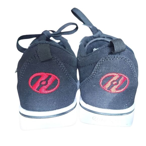 Heelys Pro 20 Print Black Red Flames Sz 4 Retro, Skater, Fun Sneaker with Wheels - Picture 7 of 9